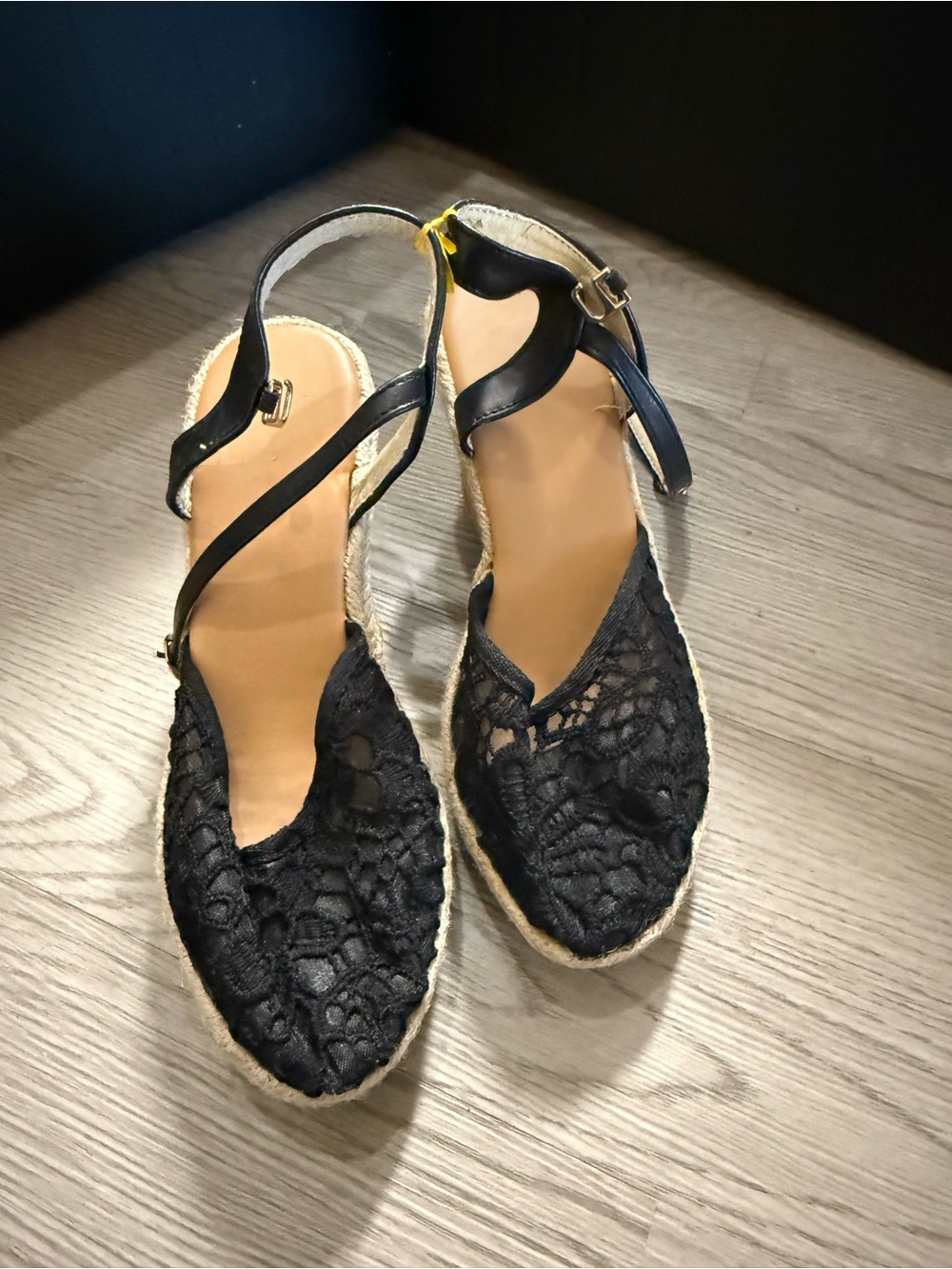 Womens black lace closed-toe espadrille wedge sandals Size 6